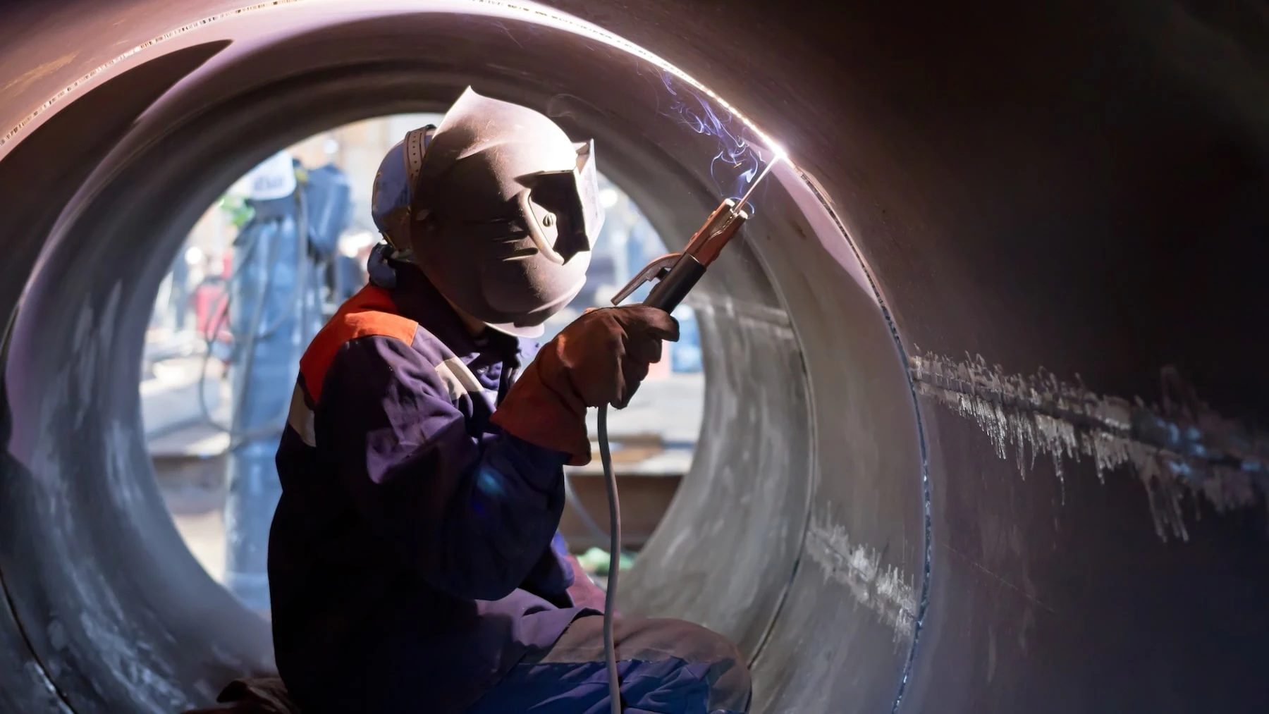 Offshore oil and gas services. Industrial welding and metal fabrication for offshore platforms