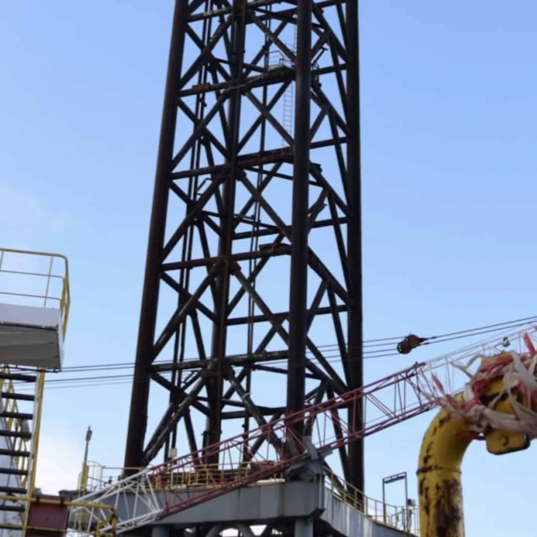 Rigging and heavy lifting operations