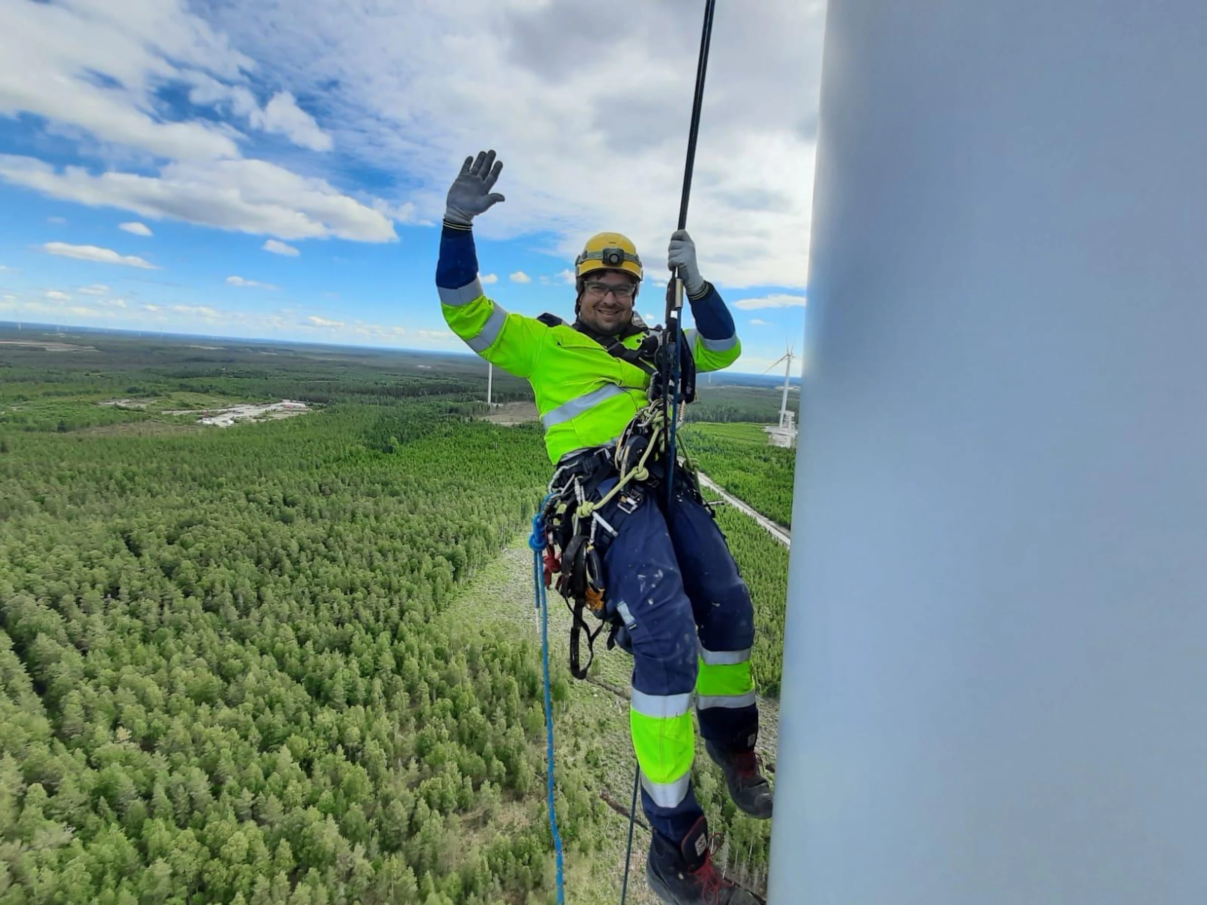 Gridinta IRATA rope-access technicians at work — photo 4