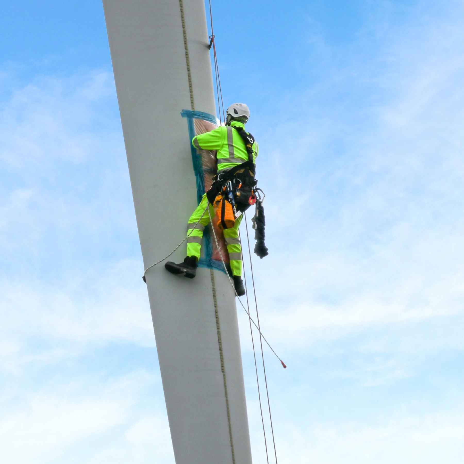 Onshore wind farm rotor blade inspection & repair