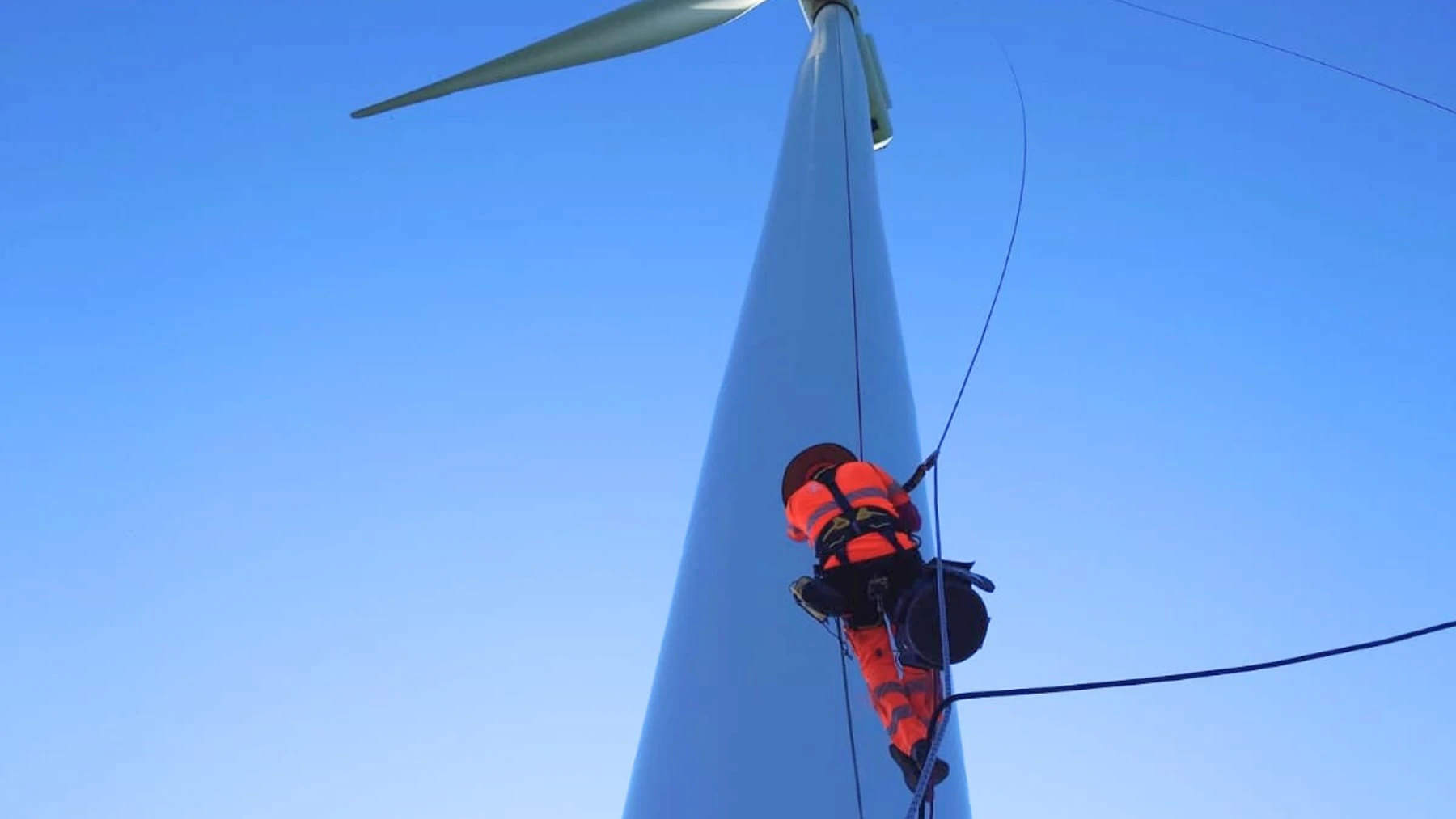 Onshore wind farm maintenance — photo 5